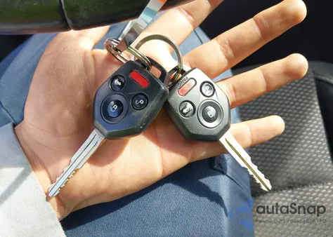 2015 Subaru Outback 2.5I Premium z USA, uszkodzony, nr VIN 4S4BSAFC0F3270830